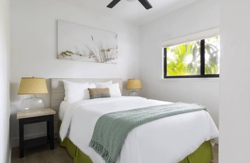 Islamorada Villa | Ensuring a Very Comfortable & Memorable Stay, Pets are Allowed with Free Parking
