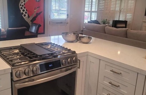 Belmont Park House | Entire Home Newly Remodeled - Blocks from the water and close to everything