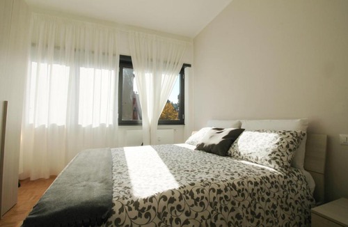 Quartiere XXXI Giuliano Dalmata Apartment | Eur Bright Spacious Terraced Apartment with private parking only for Small Cars