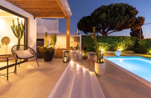 Montechoro Villa | Exclusive Oasis - Quiet Luxury Villa near Albufeira Strip and Oura Beach