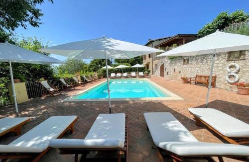 Spoleto Villa | Exclusive Spoleto Country Park Pool Park Activities Mountain View Sleeps 28