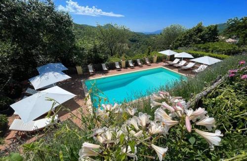 Spoleto Villa | Exclusive Spoleto Country Park Pool Park Activities Mountain View Sleeps 28