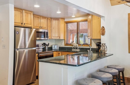 Warrior's Mark West House | Experience Freeride Haus, a beautiful Breckenridge home with a private hot tub!
