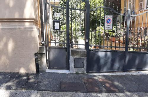 Castelletto Apartment | Experience Genoa-Traditional Home in Castelletto