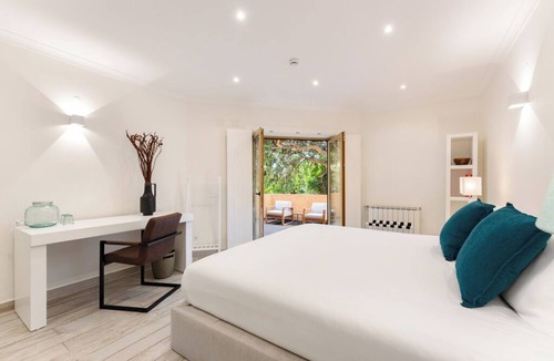Lagos Hotel | Experience Golden Bay Views from a Peaceful Suite Near Burgau Beach