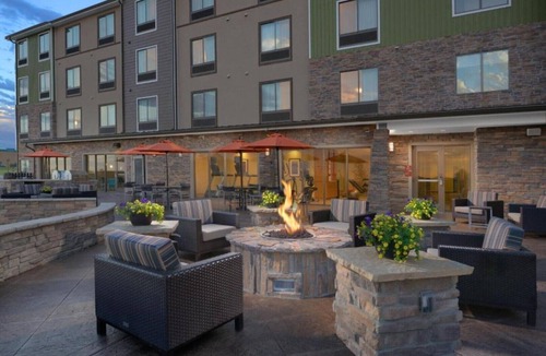 Lone Tree House | Extended-stay suites in Lone Tree with plenty of personality