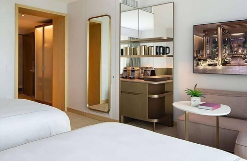 Los Angeles Hotel | Fairmont Century Plaza Gold Experience