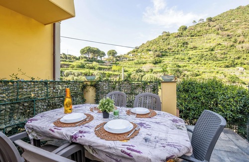 Corniglia Apartment | Family Apartment with AC, Patio and Terrace