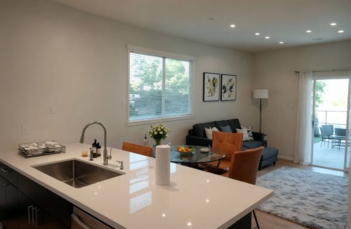 East Hollywood Apartment | Family-Friendly 4BR Gated Residence in Prime Hollywood with Free Parking