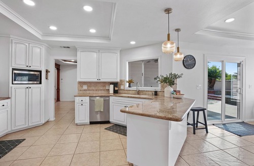 Northwest Anaheim House | Family Friendly Beautiful Decorated Pool Homenn