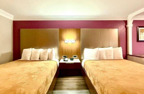 Inglewood Hotel | Family-Friendly Suite Near Six Flags | Spacious, Conveniently Near Universal