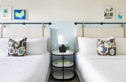 New Town Hotel | Family-Friendly Two Queen Beds Room Near Key West Hotspots