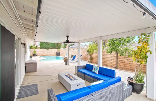 Estates at Canyon Crest House | FAMILY POOL HOME/3-BDR/KING BED/Game Room/Arcade/Sleeps 10/Riverside Downtown