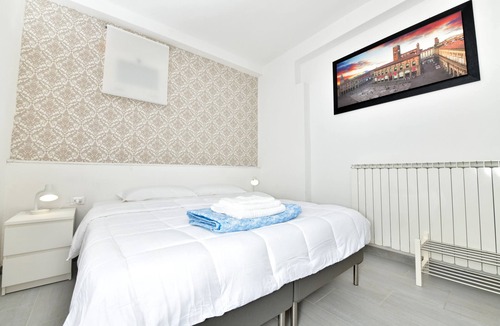 San Lazzaro di Savena House | Family Room with private bathroom