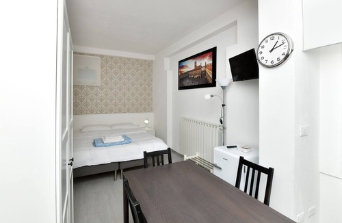 San Lazzaro di Savena House | Family Room with private bathroom