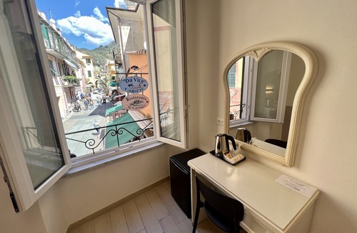Borgo Antico House | Family Room inside the Guesthouse on the Arch