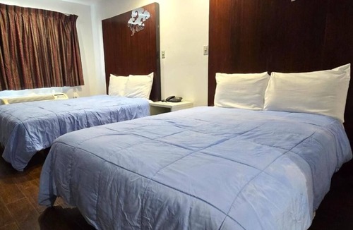 Buena Park Hotel | Family Room With Easy Access to Disneyland Parks | Free Parking
