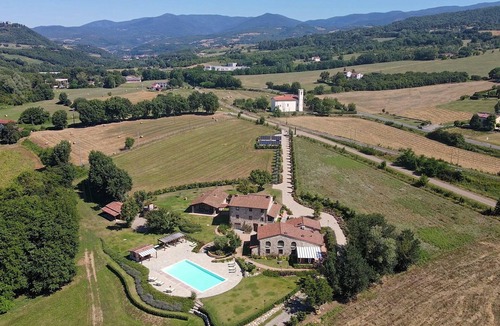 Porrena House | Fantastic Tuscan Villa, heated Pool large party room and professional kitchen.