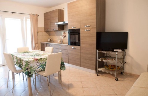 Piombino Other | Farmhouse 'Appartamento Vicino Al Mare' with Private Garden, Wi-Fi and Air Conditioning