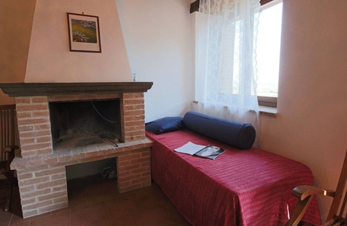 Gualdo Cattaneo House | Farmhouse Bliss with Pool, Wine and tails