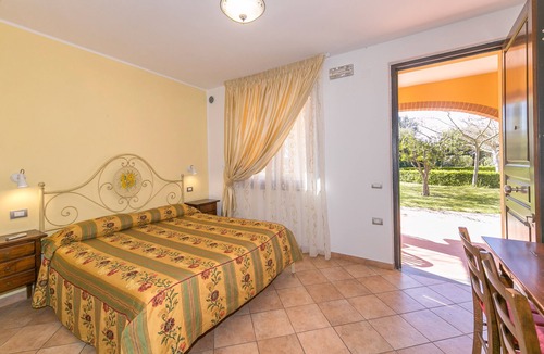 Campiglia Marittima House | Farmhouse "Il Girasole - Tasso" with Shared Pool, Shared Garden & Wi-Fi