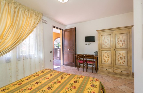 Campiglia Marittima House | Farmhouse "Il Girasole - Tasso" with Shared Pool, Shared Garden & Wi-Fi