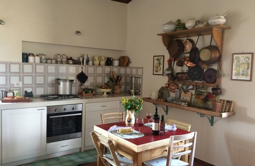 Cerveteri House | Farmhouse surrounded by olive trees a few steps from the center of Cerveteri
