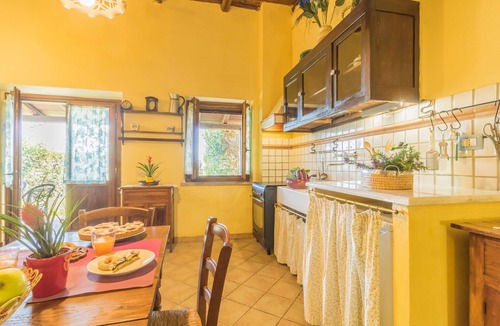 Viterbo Apartment | Farmhouse Tenuta Serpepe - Cornflower Grande