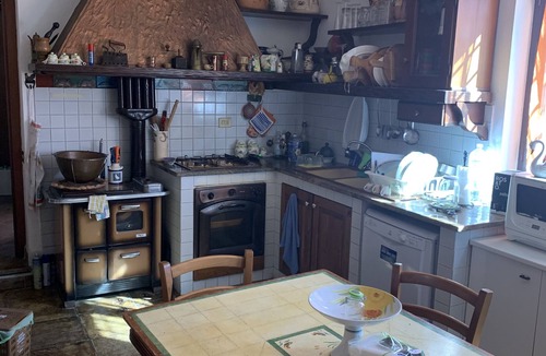 Calvi di Umbria Villa | Farmhouse with pool and park, ideal for families or groups of friends
