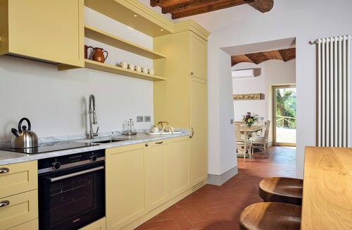 Greve in Chianti House | Farmhouse with pool in a Chianti borgo