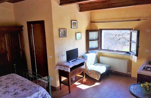 Apecchio House | Farmhouse with Pool & Spa