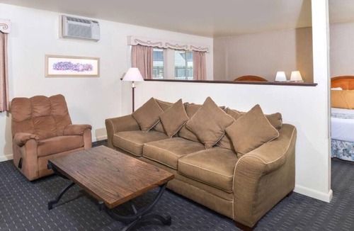 Solvang Hotel | Fascinating Architecture Around! Continental Breakfast, Near Sunny Fields Park!