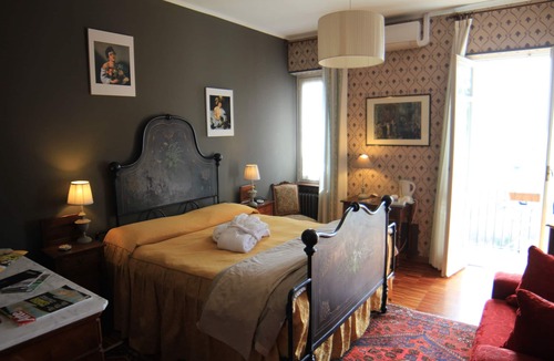 Monforte d'Alba Hotel | Felicin - Albergo Giardino Dimora Storica