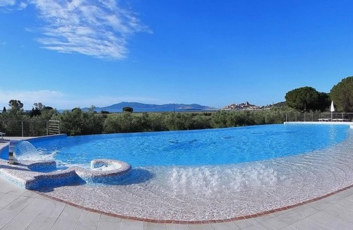 Talamone House | Feriendorf Talamone Leonardo für 5 Personen