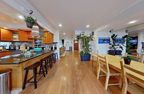 Harbor Gateway North House | FIFA Stay Pool Home Easy SoFi Shuttle Access