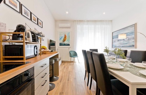 Pineta Apartment | Finely renovated apartment near the sea, city center and university