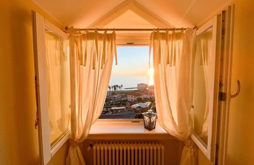 Santo Stefano al Mare Apartment | Finestra sul Mare
