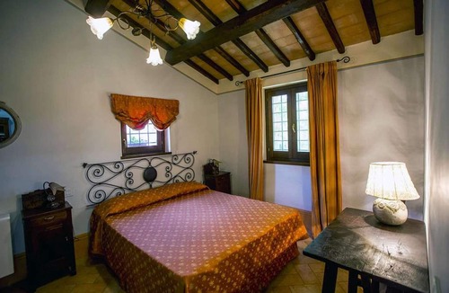Crocemaroggia House | Fiordaliso apartment in Farmhouse with Garden and Pool