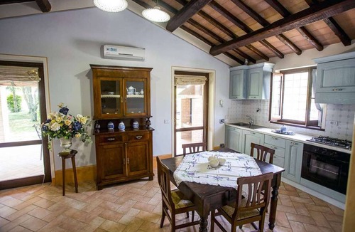 Crocemaroggia House | Fiordaliso apartment in Farmhouse with Garden and Pool