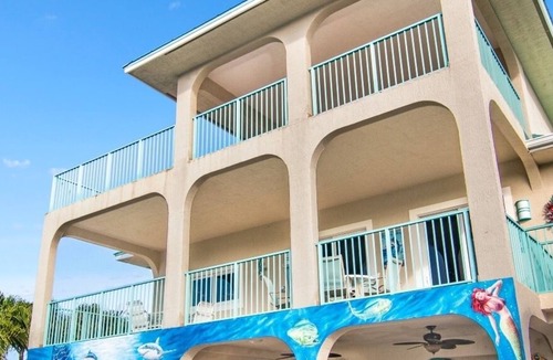 Marathon Villa | Florida Keys Villas Waterfront, Family Friendly, Sombrero Beach, Dock, Pool, Spa