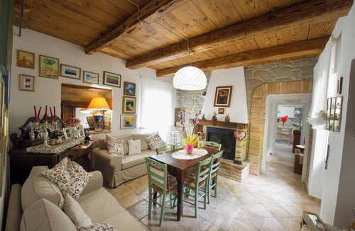 Marsia Bed & Breakfast | Flower Room