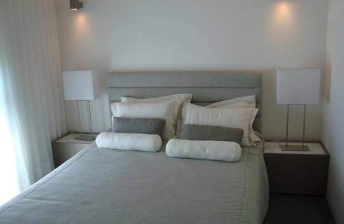Carvalhal Hotel | Four Modern 2BR Apts by Marina w/ River Views & Free Parking, Near Golf Academy
