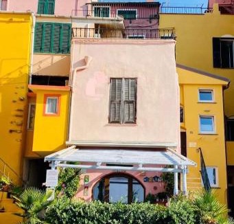Riva Ligure Apartment | Frantoio