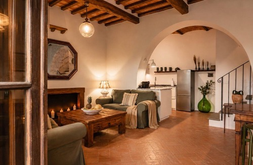 Cortona Apartment | Fratta Anguria Family spacious 2 bedroom apt near Cortona, shared pool, garden