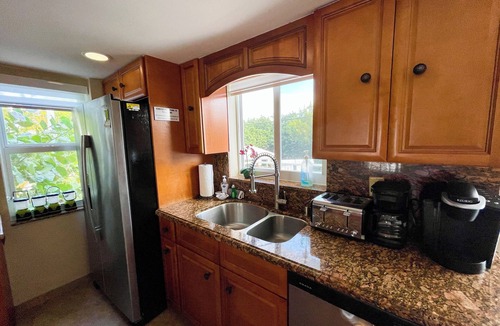Key Largo Villa | Free Golf Cart Free Kayaks Steps to Pool Pickleball