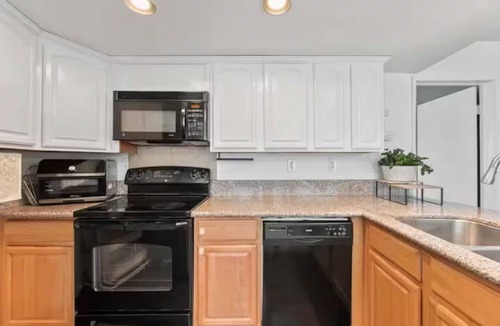 Pomona Condo | French Romantic Escape - Monthly Discount - Disneynn