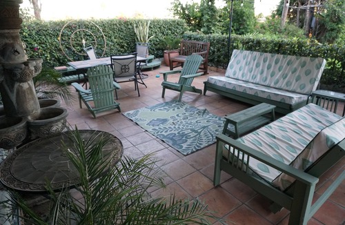 Los Feliz Apartment | Friendly Hobbit Hole at Griffith Park