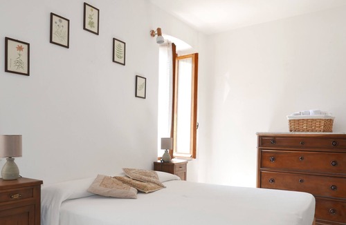 Vallebona House | From ground to sky with large terrace