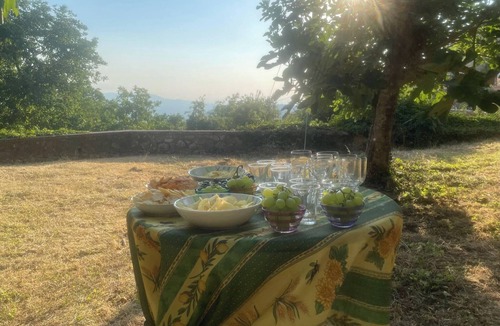 Rocca di Cave Apartment | G-House - Three Bedroom Apartment, Sleeps 5