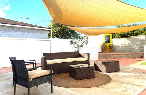 Gardena Cottage | Garden Suite in Gardena - 10 min to Beach and LAX